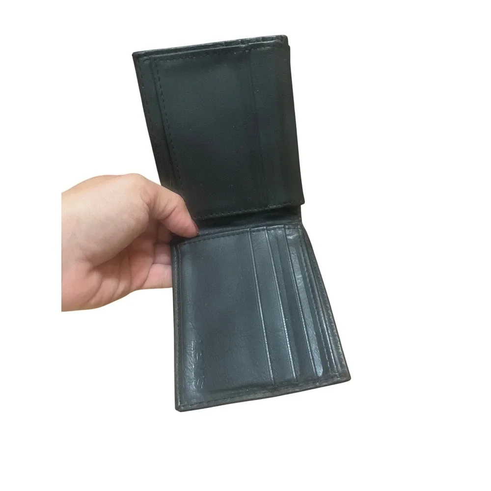 Levis Mens Black Leather Trifold Wallet Embossed Logo ID Window Classic